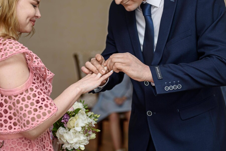 Ile daje świadek na ślub cywilny i czy istnieją jakieś zwyczaje?