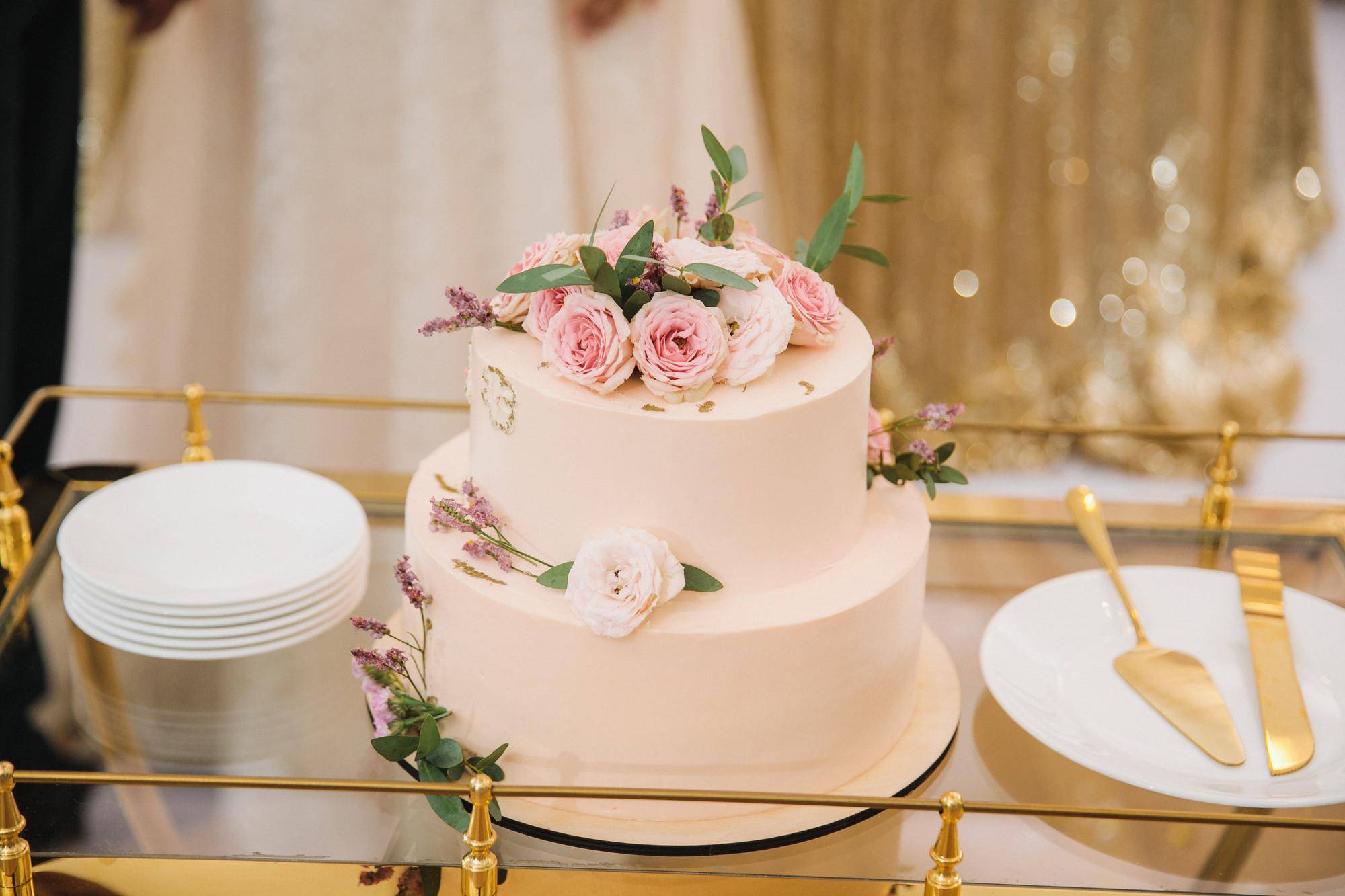 Ile kosztuje tort weselny na 60 osób?